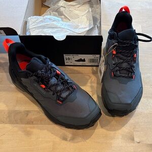 Adidas Terrex AX4 GTX Men's Athletic Shoes - Black and Red